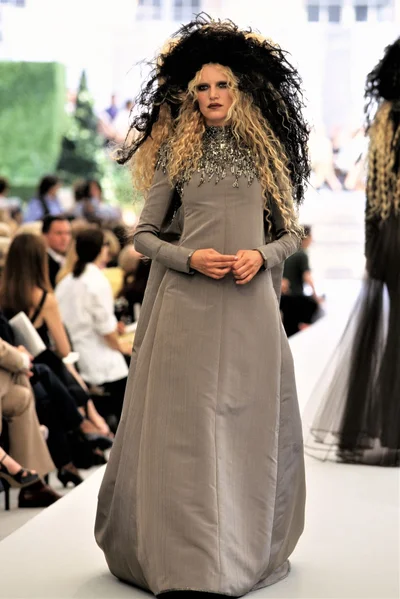 Look 60
